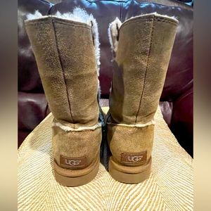 UGG Chestnut Classic Spill Seam Boots